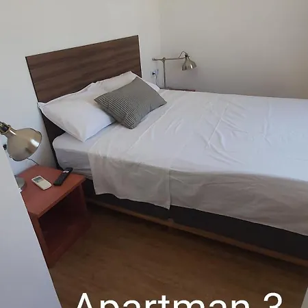 Apartmani More